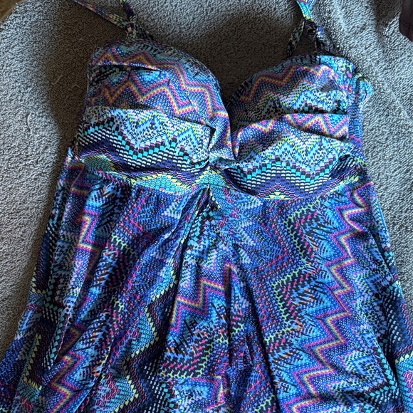 Colorful Tankini. Size 14 - Picture 1 of 3